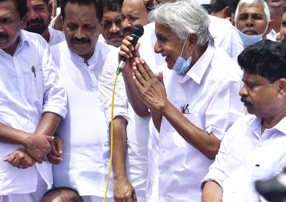End Of An Era: Oommen Chandy, Kerala's Ex-Chief Minister, Leaves A Legacy 87 Pinarayi Vijayan afraid of facing probe, says Oommen Chandy - The Hindu
